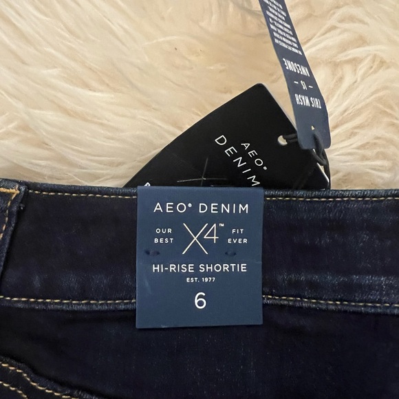 American Eagle hi-rise ripped jean shorts sz6 NWT - Picture 4 of 4